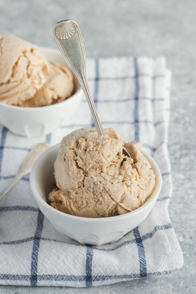Cinnamon Ice Cream is the perfect way to top off your pies, crisps, and cakes this season, all while being perfect to enjoy on it's own. || Good Things Baking Co. #icecream #goodthingsbakingco #cinnamon #falldessert #fallrecipe #icecreamrecipe