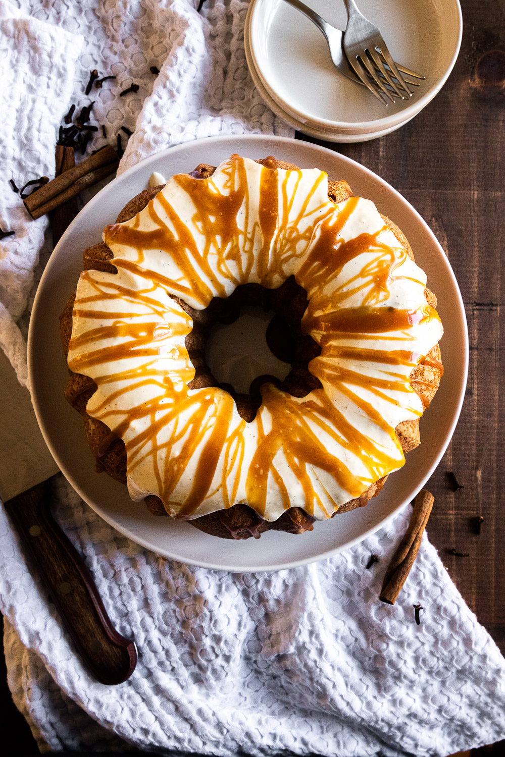 Chocolate Bundt Cake {Using Cake Mix!} - The Seasoned Mom