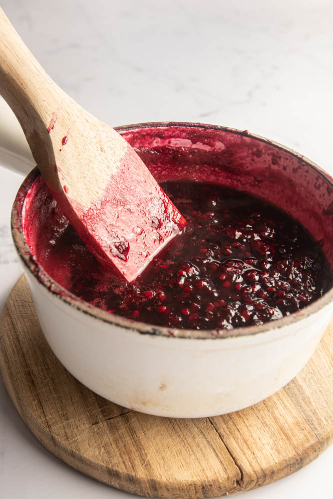The blackberry coulis after cooking and before straining.