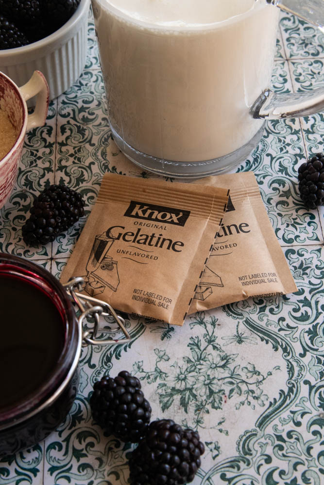 Packs of unflavored gelatin to thicken the panna cotta.