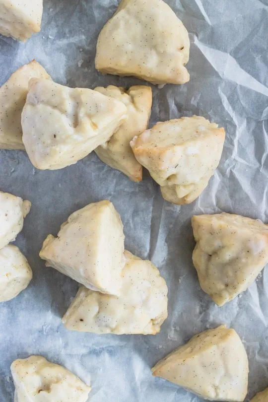 Petite Vanilla Bean Scones