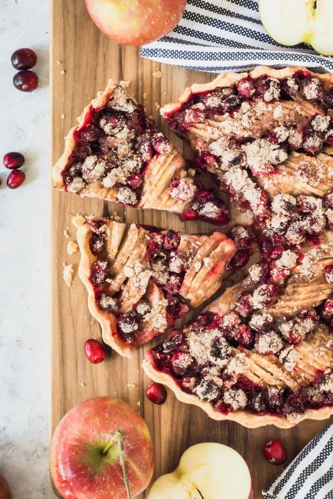 Apple Cranberry Pie has a hint of orange and spices to give this pie a perfect blend of unique and traditional flavors. || Good Things Baking Co. #goodthingsbaking #applepie #thanksgivingpie #applecranberry #pie #appledessert #pierecipe #fallpie #pieinspiration