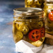 Easy Pickled Jalapeños Recipe