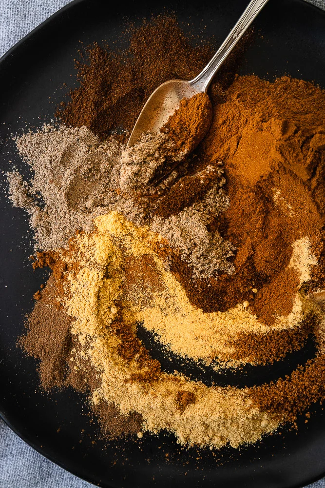 Mix the spices together in this chai spice recipe.