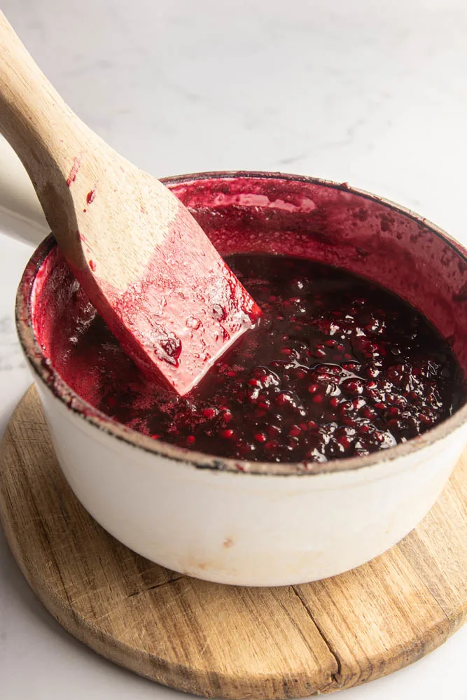 The blackberry coulis after cooking and before straining.